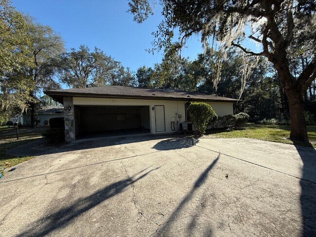 Foto del edificio - 2BR/2BA Home in Rainbow Springs Country Cl...