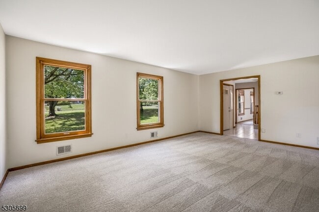 Building Photo - 34 Willow Brook Ln