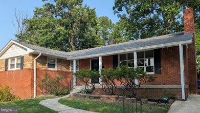 Building Photo - 9017 St Andrews Pl