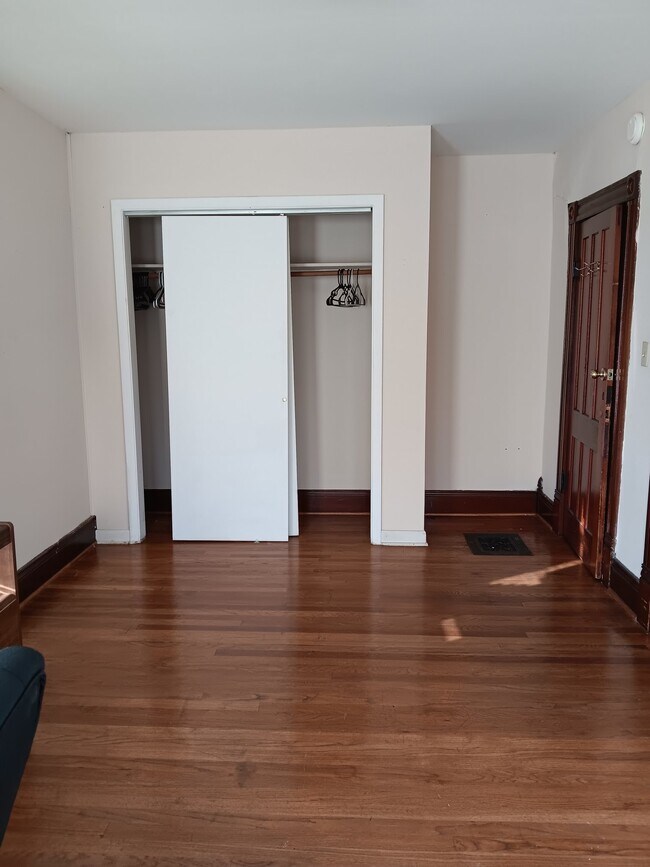 Foto del edificio - 44 Maple Ave