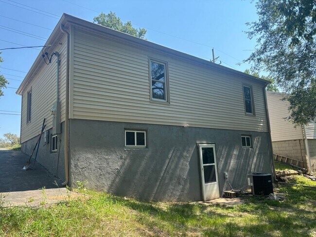 Building Photo - 3064 Alby St