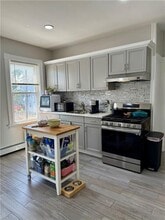 Building Photo - 57 Robin St