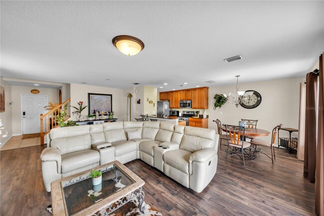 Building Photo - 3323 Thistledown Ln