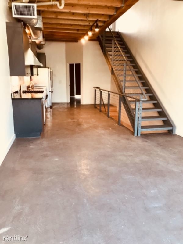 Building Photo - 3 br, 3 bath Townhome - 3009 N Main St