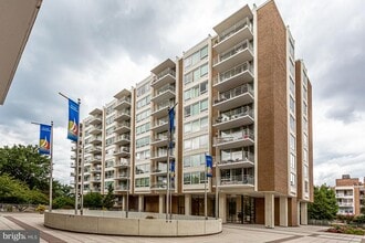 Building Photo - 1425 4th St SW