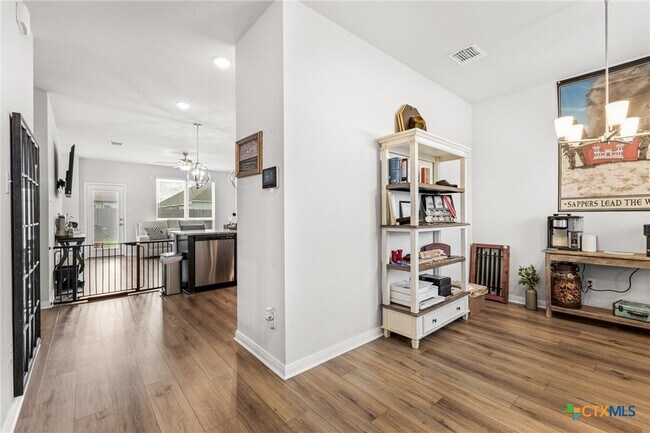 Foto del edificio - 242 Boatright Blvd