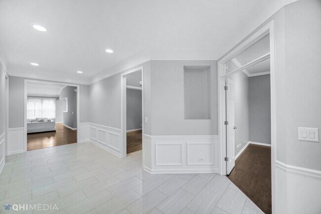 Building Photo - 9436 Dunmurry Dr