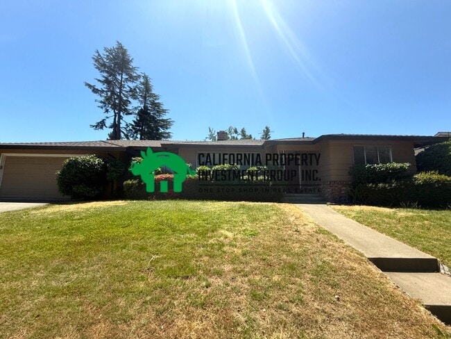 Building Photo - 1212 40th Ave