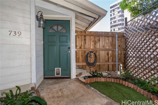 Building Photo - 739 Kinalau Pl