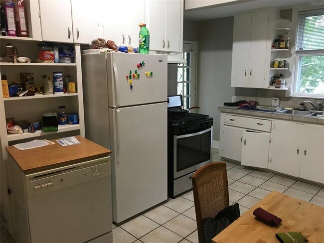 Foto del edificio - 313 W 37th St