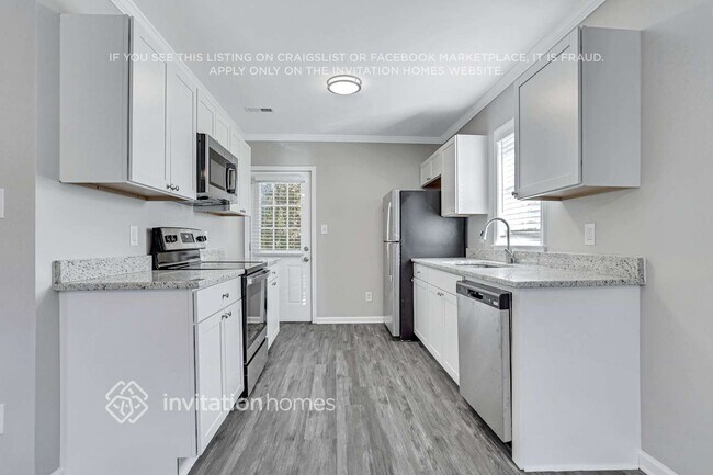 Building Photo - 843 Meadow Pl