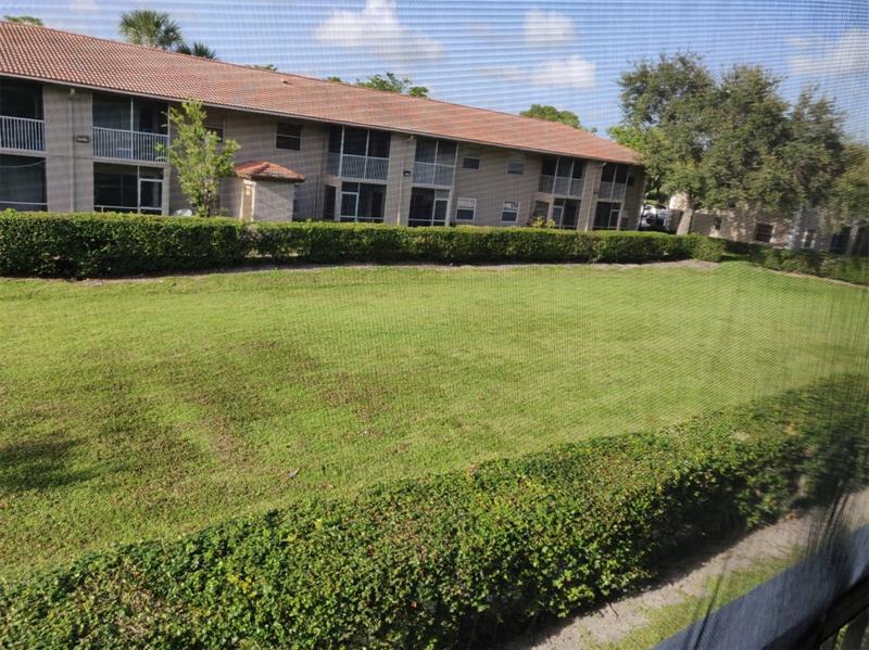 Primary Photo - 8830 Royal Palm Blvd