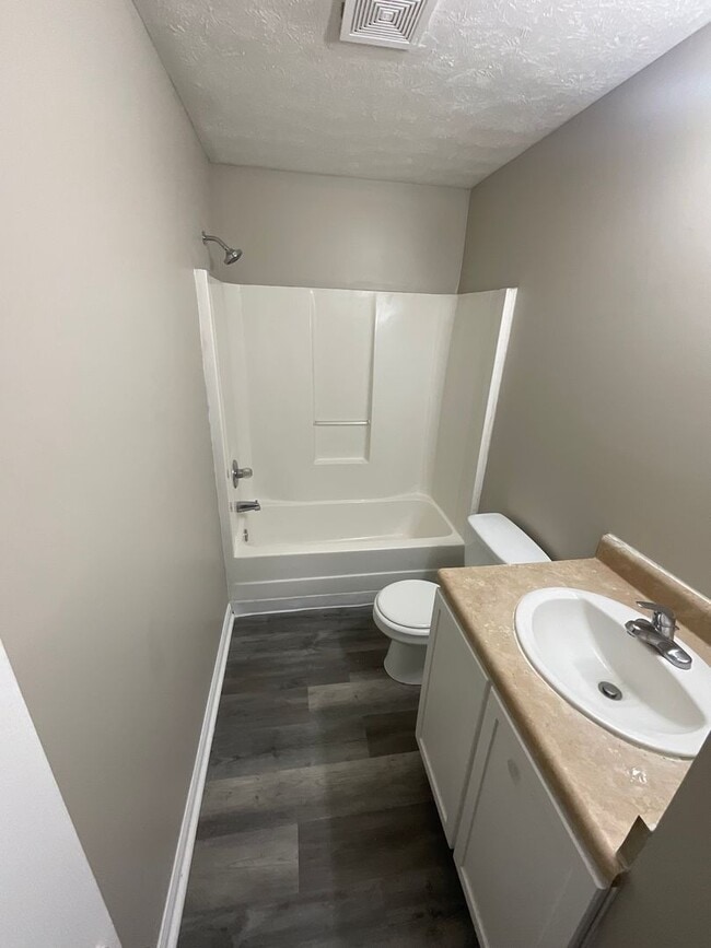 Building Photo - 4 Bed 2 Bath for Rent