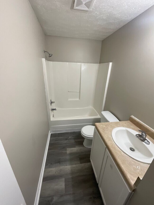 Foto del edificio - 4 Bed 2 Bath for Rent