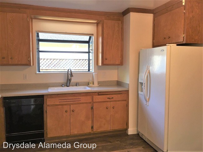 Building Photo - 3 br, 2 bath House - 343 Oleander