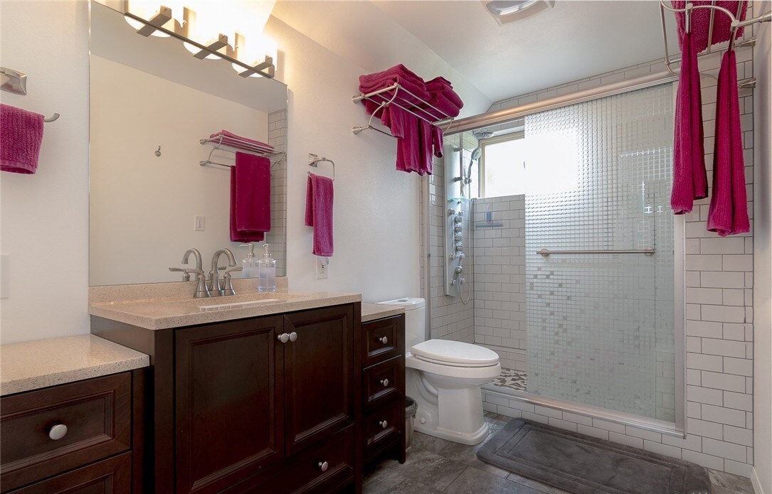 Baño - 18401 73rd Ave W