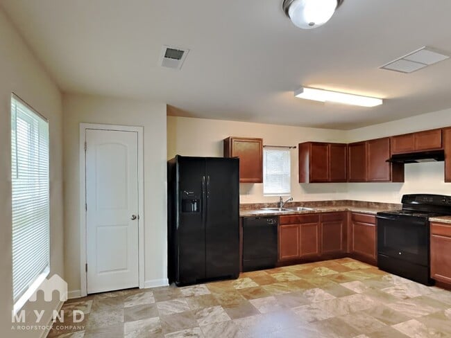 Building Photo - 303 Blackfoot Trail