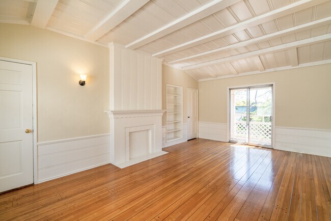Building Photo - 9623 Charleville Blvd