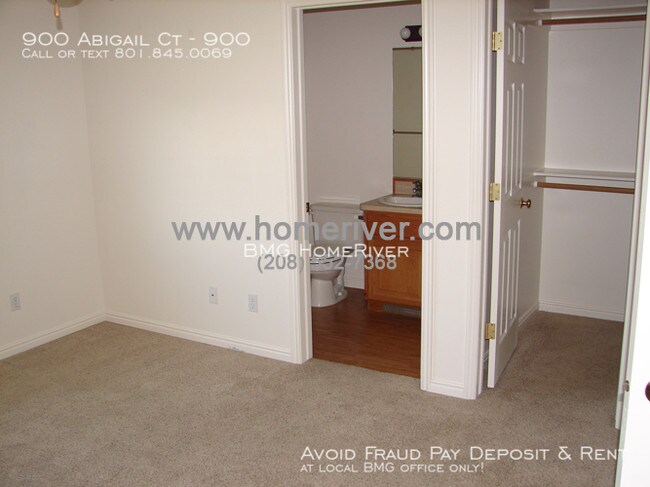 Building Photo - 3 bedroom twinhome in Trailwood Village
