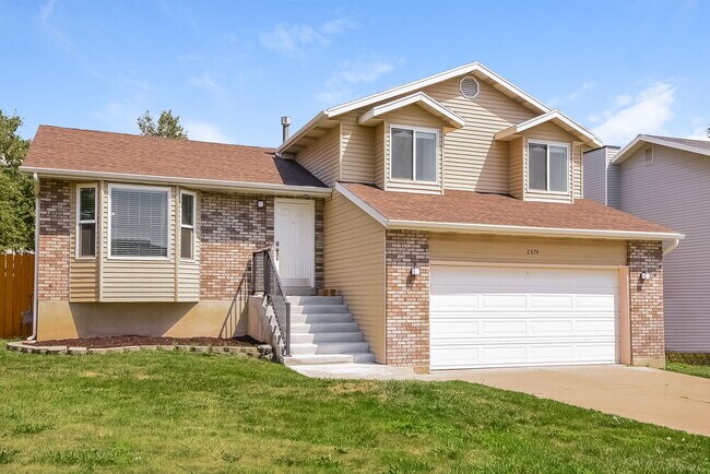 Building Photo - 2374 N 1075 E