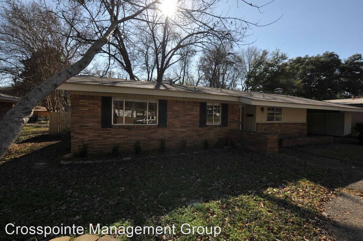 Primary Photo - 3 br, 2 bath House - 415 E. Amherst