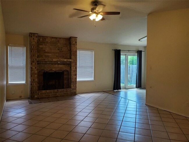 Building Photo - 2210 N Celia Dr