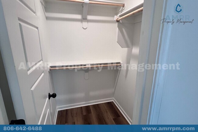 Building Photo - New 3 Bedroom Home Available Now!