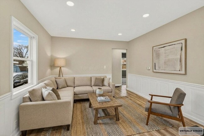 Building Photo - 2699 Pontiac St