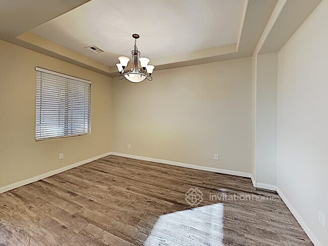 Foto del edificio - 8228 Briggs Gully St