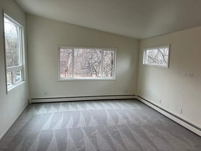 Foto del edificio - 241 W Cook Ave