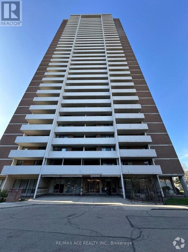 Building Photo - 10-1510 Tangreen Ct