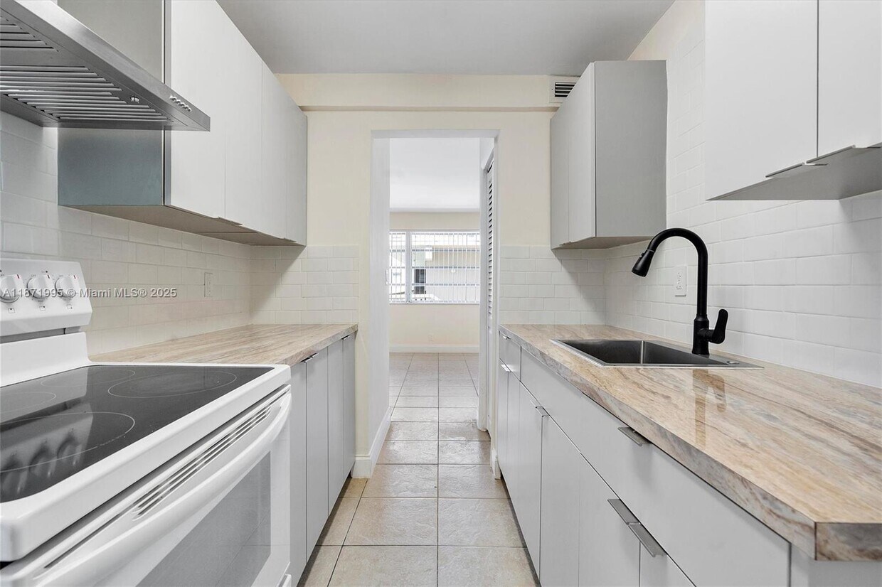 Foto principal - 1715 N 16th Ave