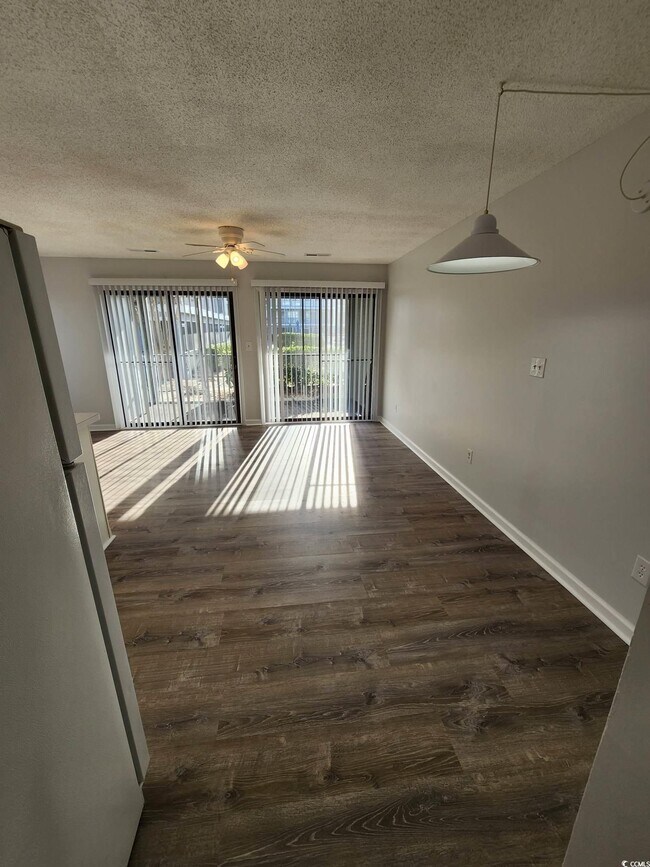 Building Photo - 1881 Colony Dr