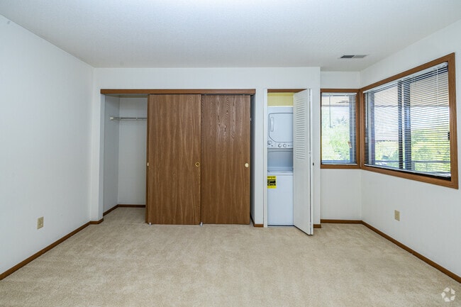 2BR, 2BA - 1,100SF - Bedroom - Bel-Oak Apartments