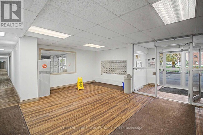 Photo du bâtiment - 900 Glen St