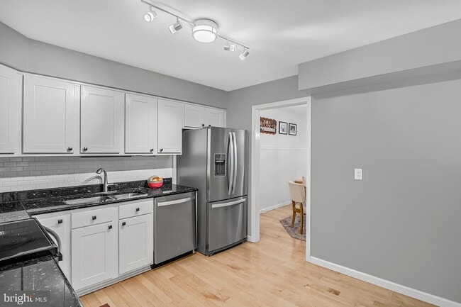 Building Photo - 532 Allenview Dr