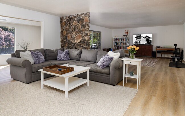 Foto del edificio - Discover Your Dream Sanctuary at Braemar Ranch, Yankee Farm!