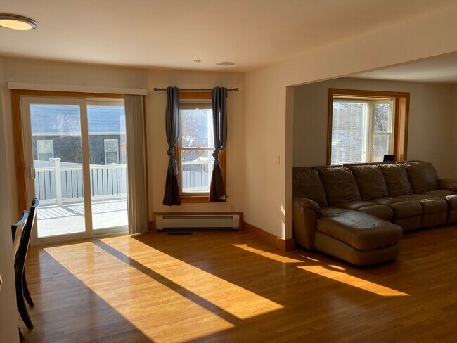 Building Photo - 28 Elm Knoll Rd
