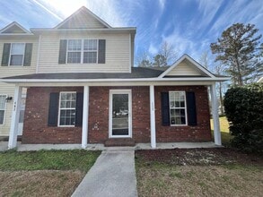 Building Photo - 400 Meadowbrook Ln