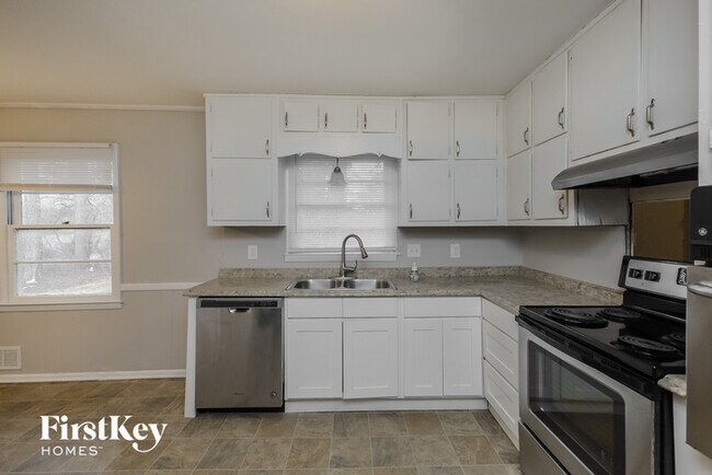 Foto del edificio - 4804 Thompson Mill Rd