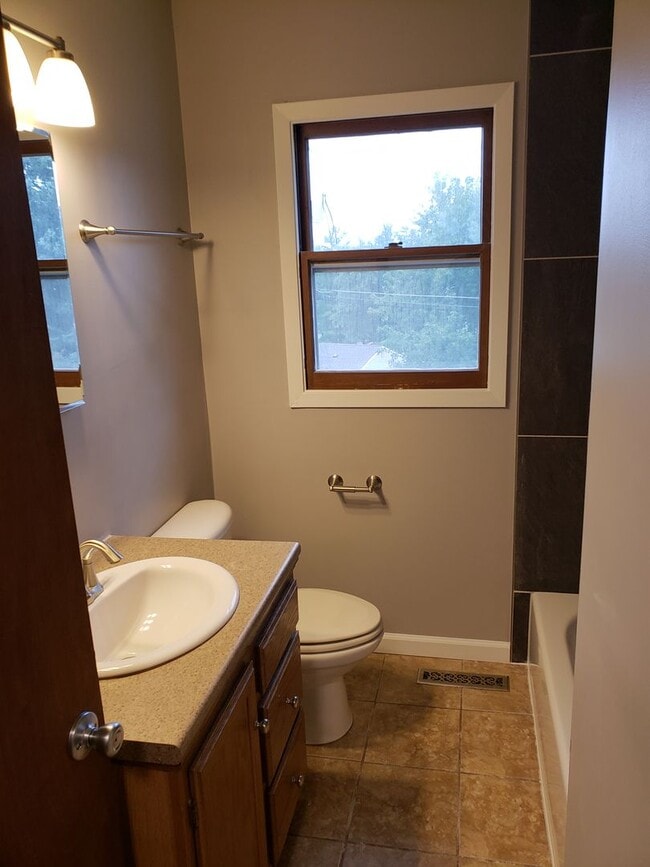 Photo - 3 bed 2 bath Newly Remodeled House