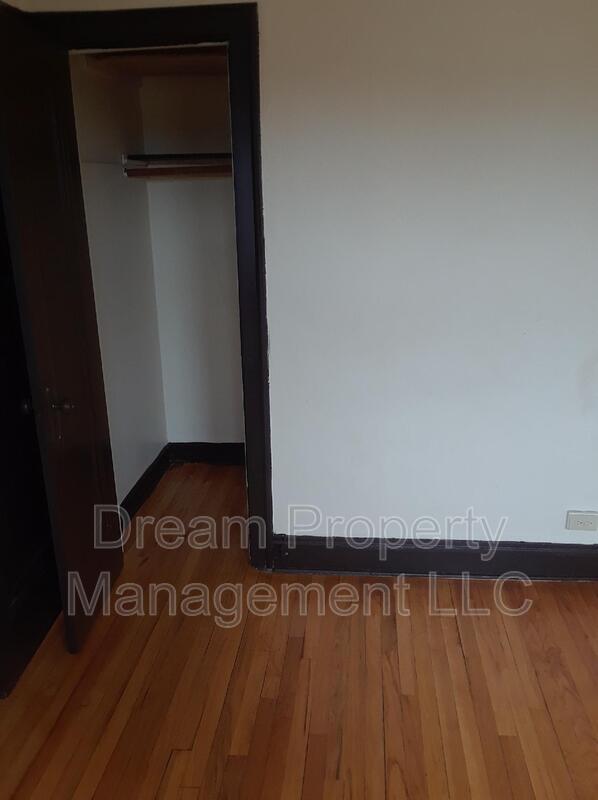 Building Photo - 7802 S Laflin St