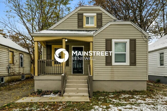 Building Photo - 3 Bedroom Pet-Friendly Home in Louisville, KY with Main Street Renewal
