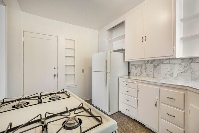 Building Photo - 2955 Fruitvale Ave - 1 bedroom | 1 bath | ...