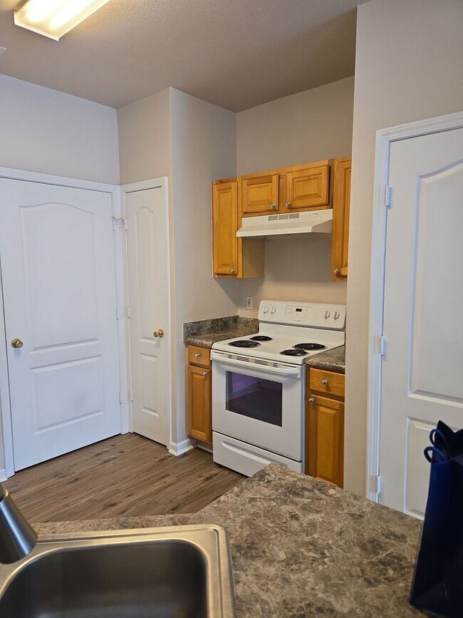 Foto del edificio - Welcome to this charming 2-bedroom, 2 bath condo in the heart of New Tampa