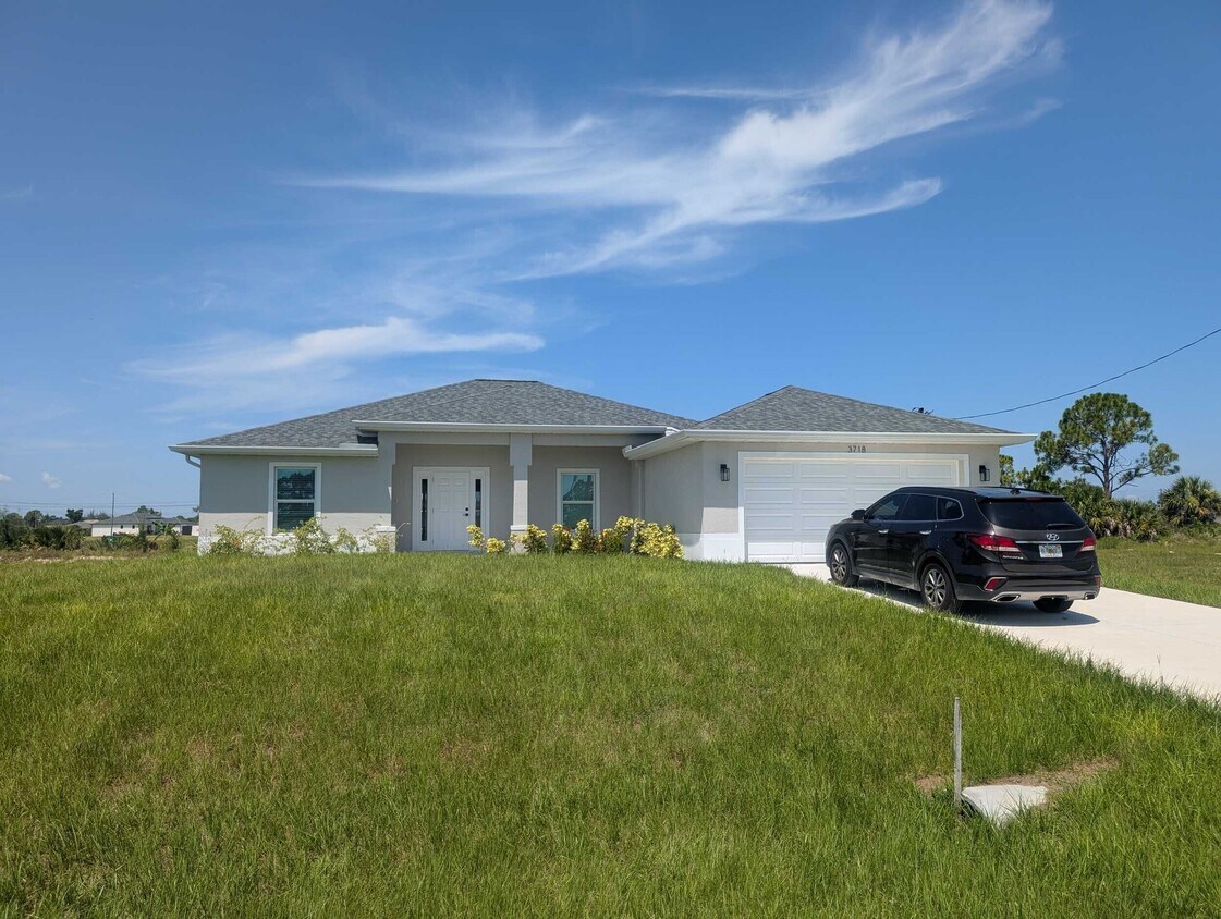 Photo - 3718 NE 13th Ave (Cape Coral, FL)