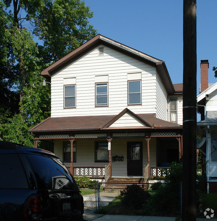 Primary Photo - 1227 N Superior St