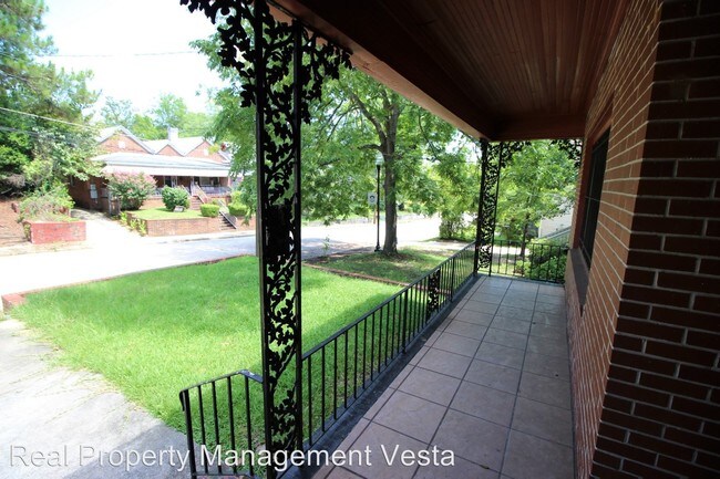 Building Photo - 3 br, 1.5 bath House - 942 Elm Street