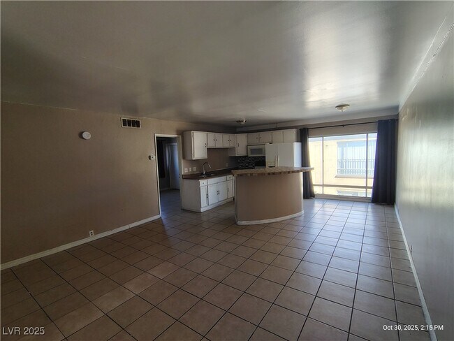 Foto del edificio - 2929 E Elm Ave