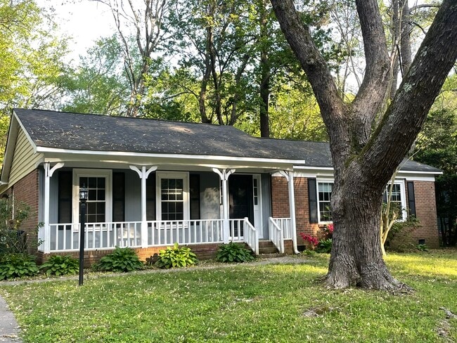 Building Photo - 6616 Lynndale Dr